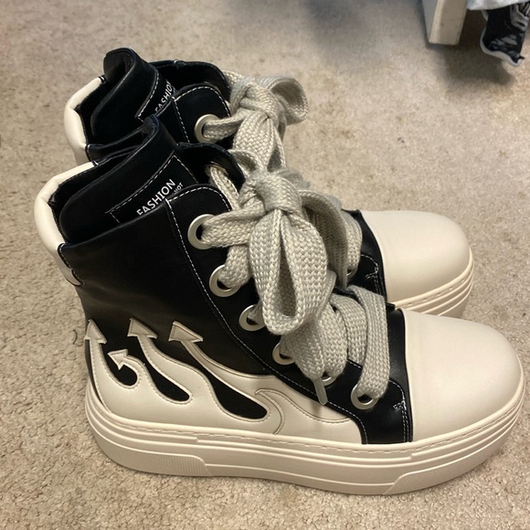 Shoes - High Top Sneaker